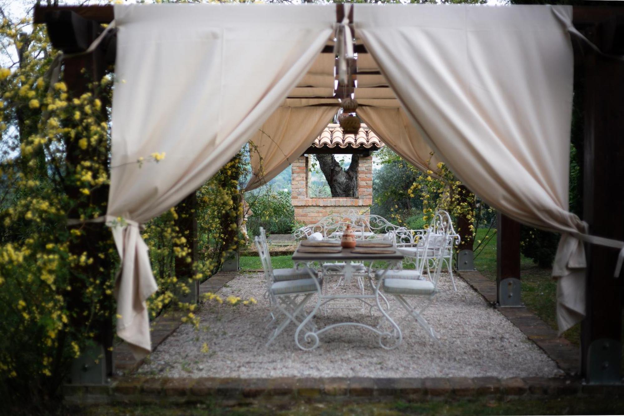 Ca' Le Cerque, Villa Surrounded By The Marche Nature フォッソンブローネ エクステリア 写真