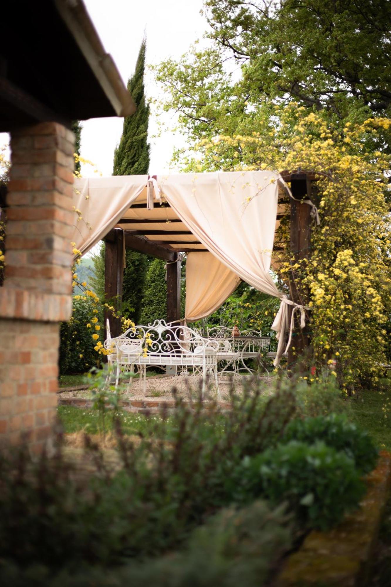 Ca' Le Cerque, Villa Surrounded By The Marche Nature フォッソンブローネ エクステリア 写真
