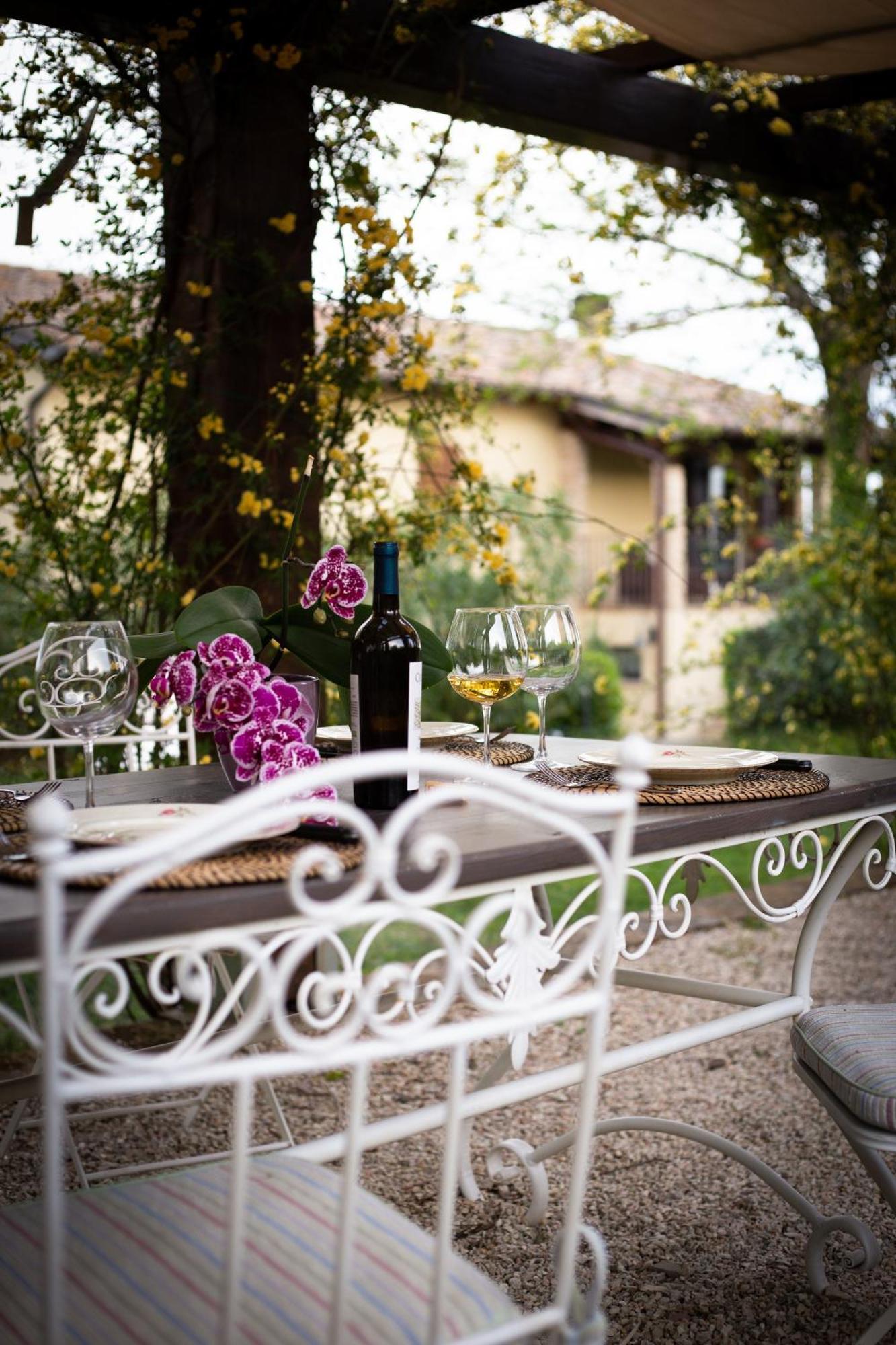 Ca' Le Cerque, Villa Surrounded By The Marche Nature フォッソンブローネ エクステリア 写真