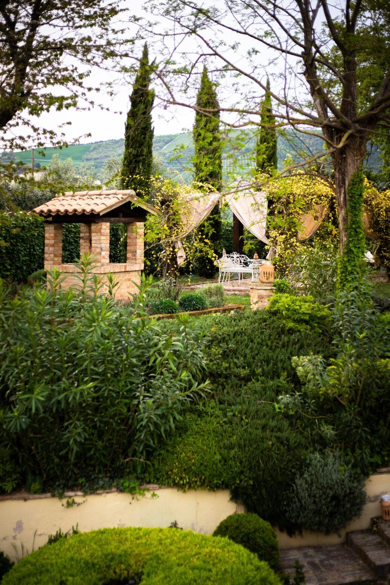 Ca' Le Cerque, Villa Surrounded By The Marche Nature フォッソンブローネ エクステリア 写真