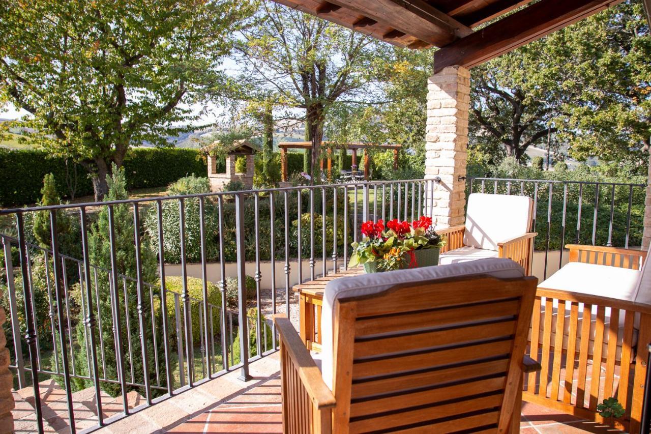 Ca' Le Cerque, Villa Surrounded By The Marche Nature フォッソンブローネ エクステリア 写真